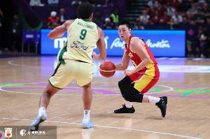 百家乐app-看男篮亚洲杯决赛没?朱正:胡明轩打得真强硬