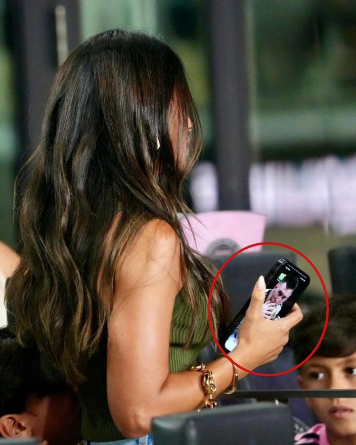 百家乐app-安东内拉手机屏保曝光：定格梅西亲吻世界杯的永恒瞬间