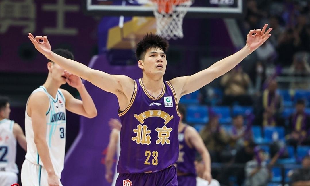 朱芳雨放大招,给陈国豪550万年薪!广东队两手准备,瞄准焦泊乔