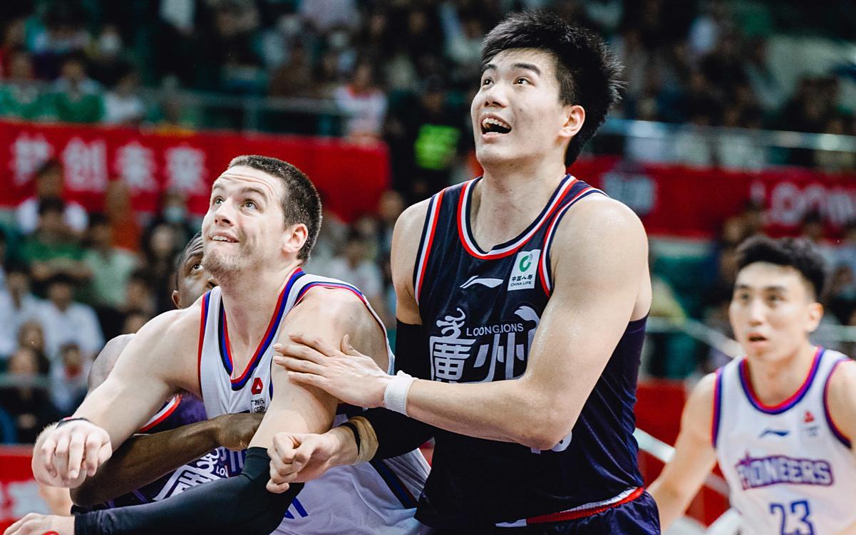 朱芳雨放大招,给陈国豪550万年薪!广东队两手准备,瞄准焦泊乔