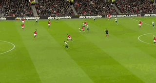 1678398782518041283.gif 【欧联杯】拉师傅安东尼B费窝窝破门,曼联4-1贝蒂斯