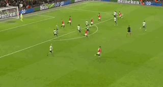 1678398831354049602.gif 【欧联杯】拉师傅安东尼B费窝窝破门,曼联4-1贝蒂斯